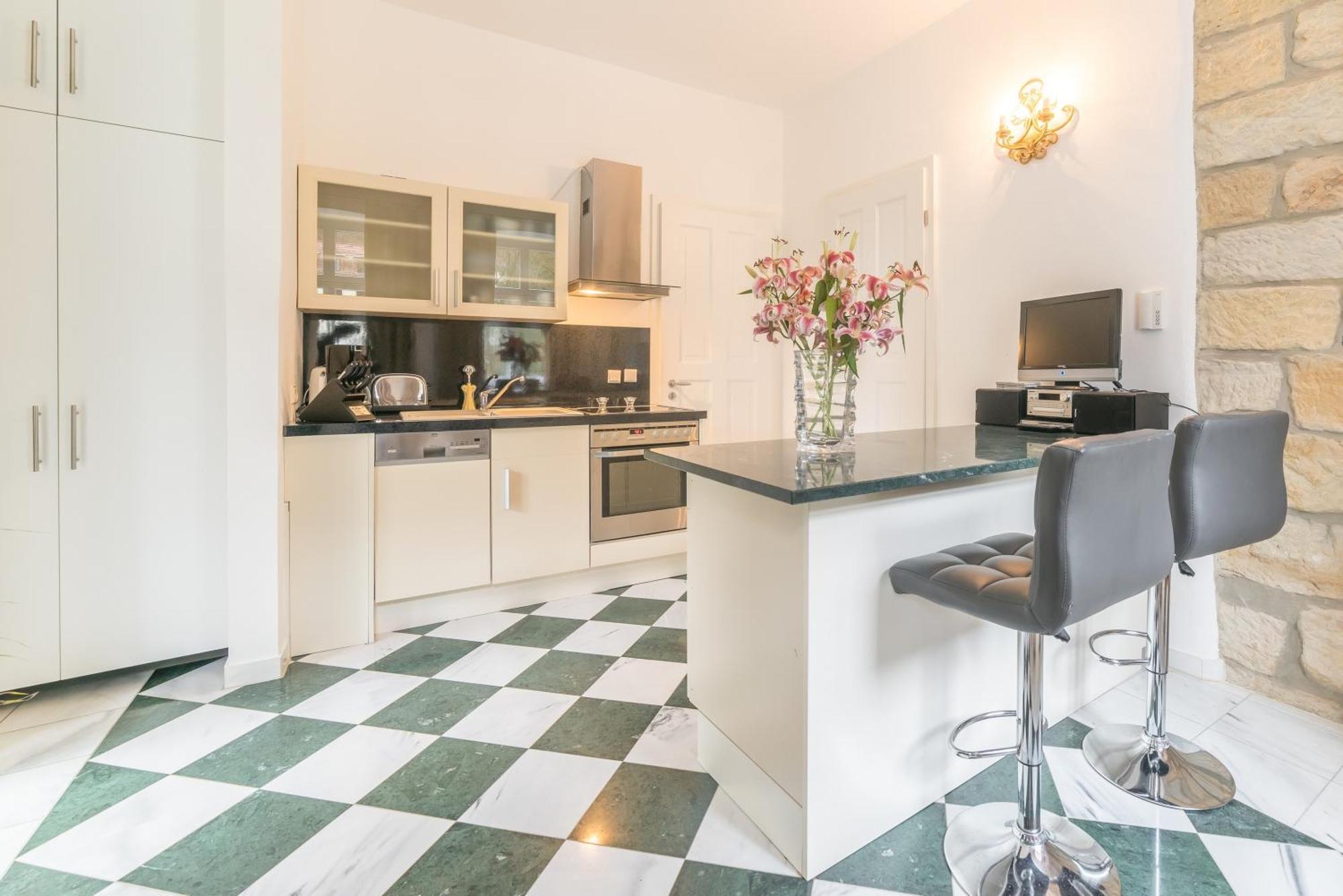 Charming Apartment With Terrace In Bad Schandau 55 Sqm Parking エクステリア 写真