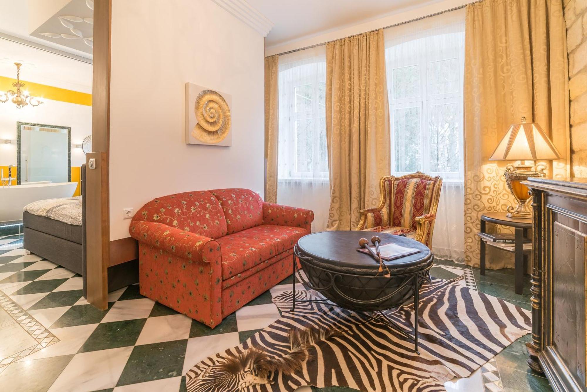 Charming Apartment With Terrace In Bad Schandau 55 Sqm Parking エクステリア 写真
